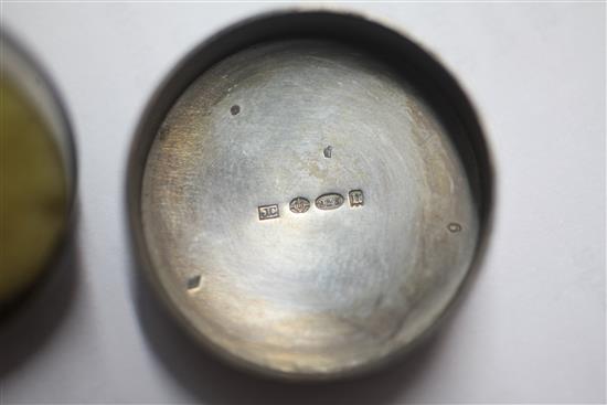 A cased mid 1930s French Cartier silver, black enamel and carnelian plug pill box, 3cm.